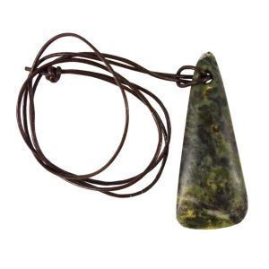 Pendentif hache en Jade Néphrite